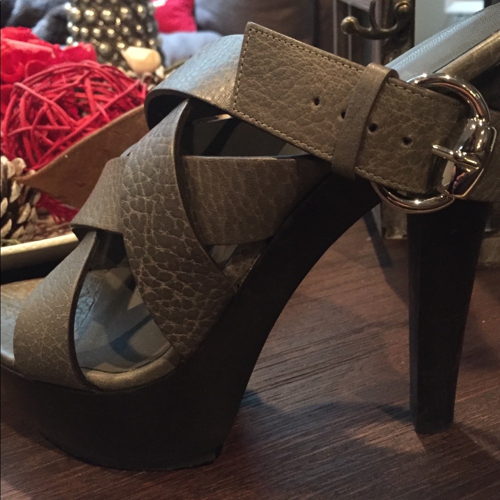 Gucci Leather Platform Sandals